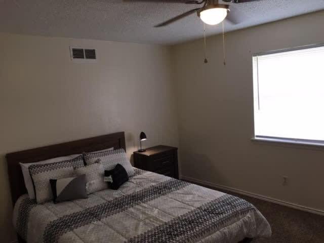Quiet Townhouse Close To Fort Sill! Lawton Exterior photo