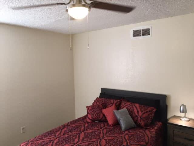 Quiet Townhouse Close To Fort Sill! Lawton Exterior photo